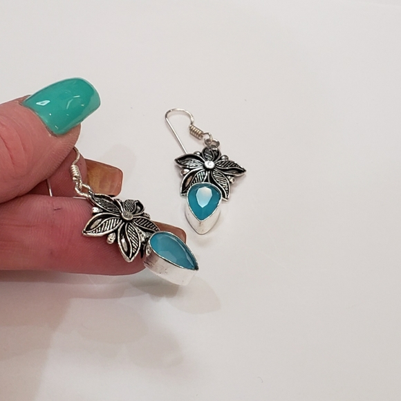 Chalcedony earrings, blue chalcedony flower earrings, 925 chalcedony earrings - Picture 9 of 11